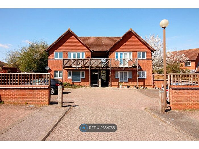 1 Bedroom Flat To Rent In Glebe Close, Loughton, Milton Keynes, MK5