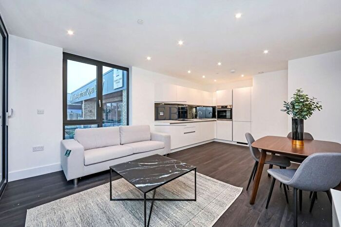 2 Bedroom Flat For Sale In Kempton House, High Street, Staines-Upon-Thames, TW18