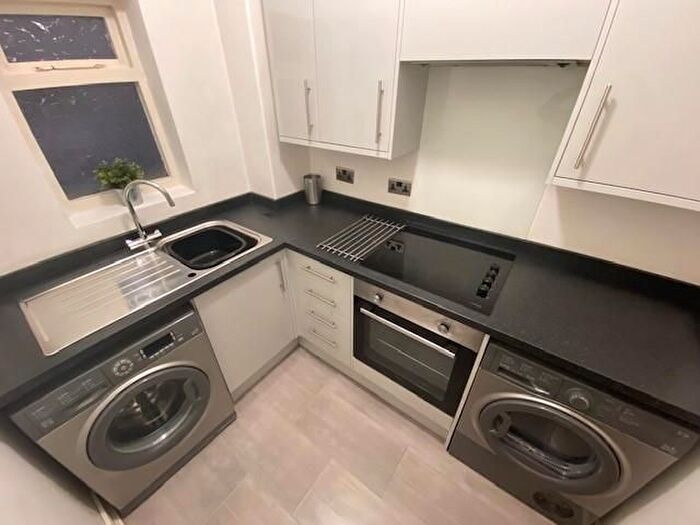 1 Bedroom Flat To Rent In Wilmslow Road, Withington, Manchester, M20
