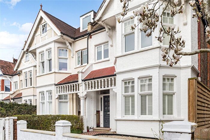 2 Bedroom Flat For Sale In Clarendon Drive, Putney, London, SW15