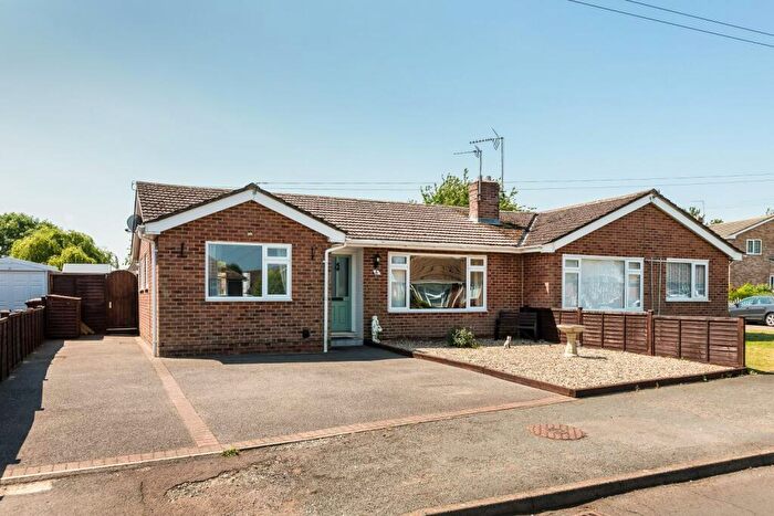 2 Bedroom Semi-Detached Bungalow For Sale In Beaconsfield Road, Banbury, OX16