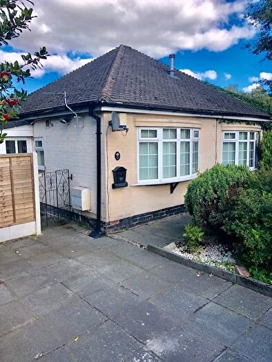 3 Bedroom Bungalow To Rent In Ash Grove, Prestwich, Manchester, M25