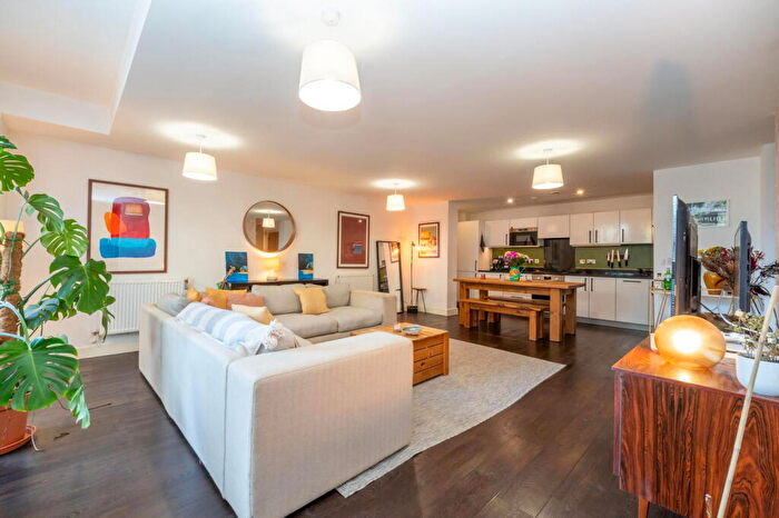 3 Bedroom Duplex For Sale In Roseberry Place, London, E8