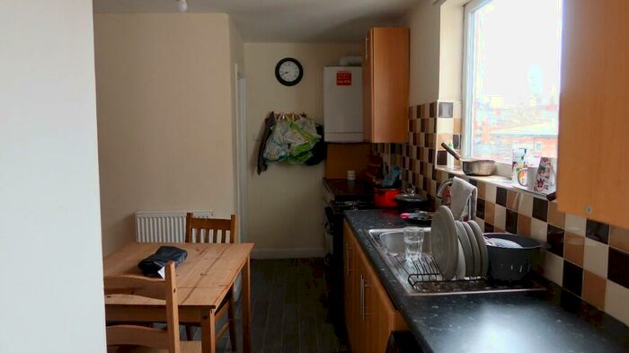 2 Bedroom Flat To Rent In Gregory Boulevard, Nottingham, Nottinghamshire, NG7