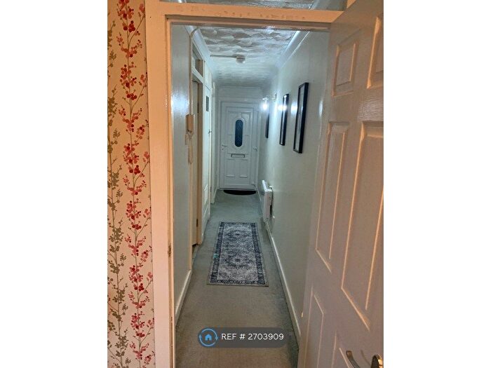 1 Bedroom Flat To Rent In Springfield Road, Re, G67