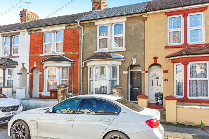 3 Bedroom Terraced House For Sale In St. Georges Road, Gillingham, Kent, ME7