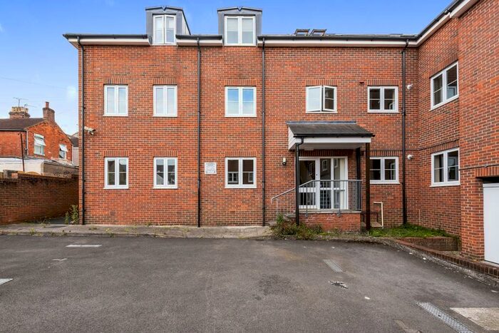 2 Bedroom Apartment To Rent In Swindon, Wiltshire, SN1