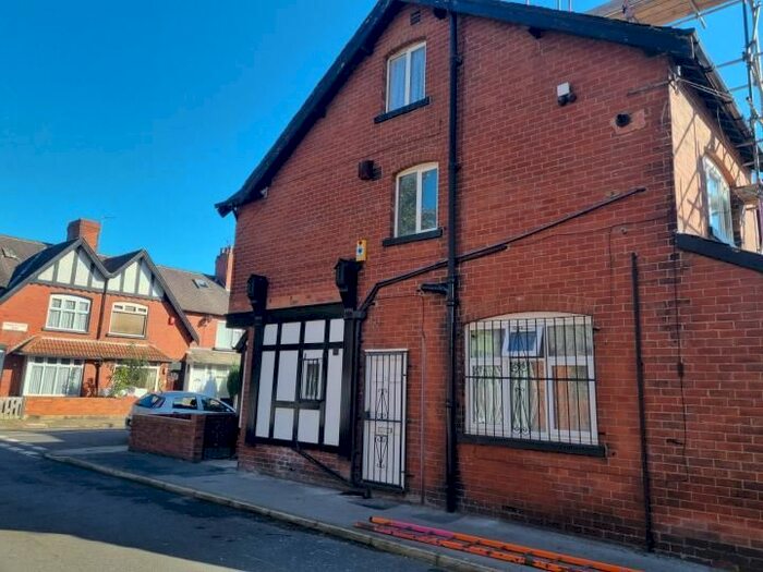 2 Bedroom Flat To Rent In Cross Flatts Row, Beeston, Leeds, LS11