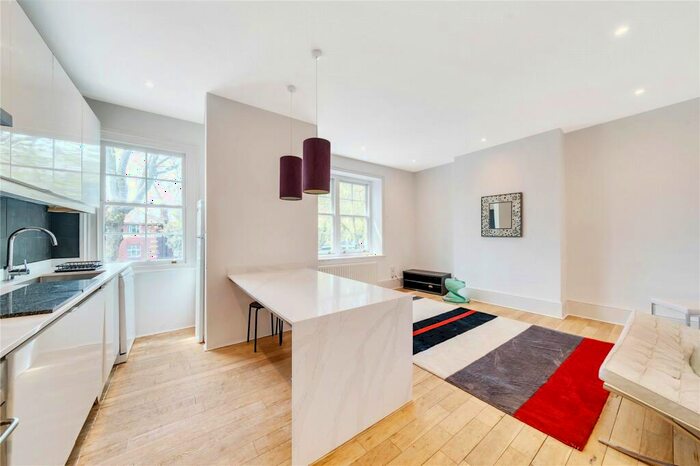 2 Bedroom Flat To Rent In North Road, Highgate, London, N6