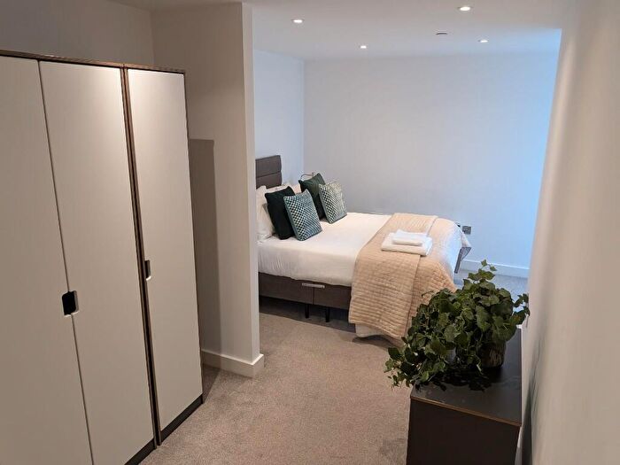 3 Bedroom Flat To Rent In Anaconda Cut, Greengate, M3