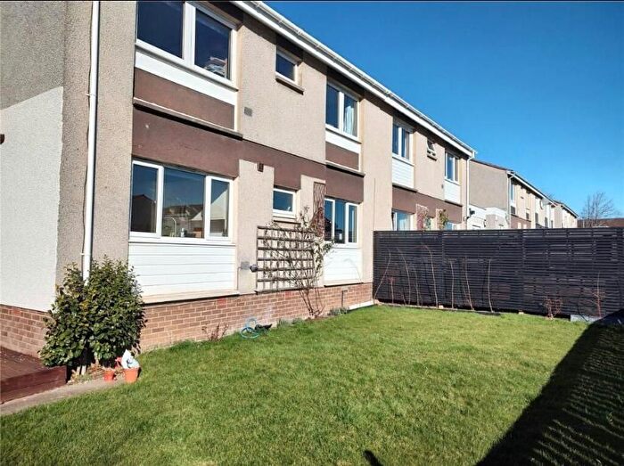 2 Bedroom Flat To Rent In Howden Hall Crescent, Liberton, Edinburgh, EH16