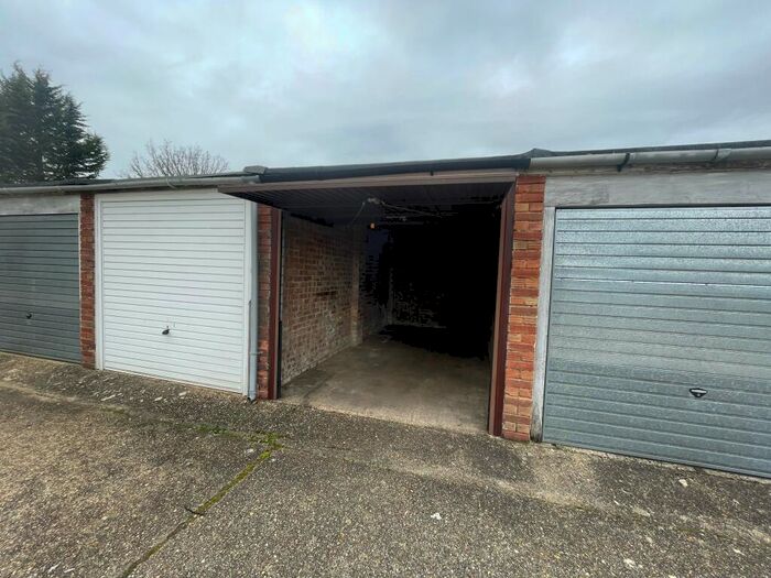 Garage / Parking To Rent In Brook Close, GU47