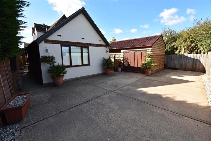 1 Bedroom Semi-Detached Bungalow To Rent In Church Parade, Canvey Island, SS8