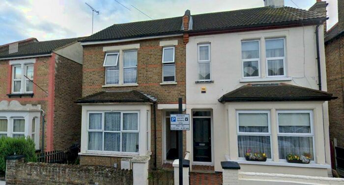 2 Bedroom Flat To Rent In Maldon Road, Southend-on-Sea, SS2