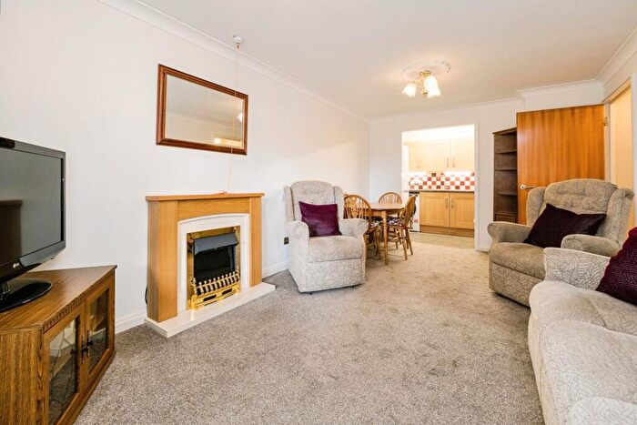 2 Bedroom Apartment For Sale In Cromwell Lodge, Barking, IG11