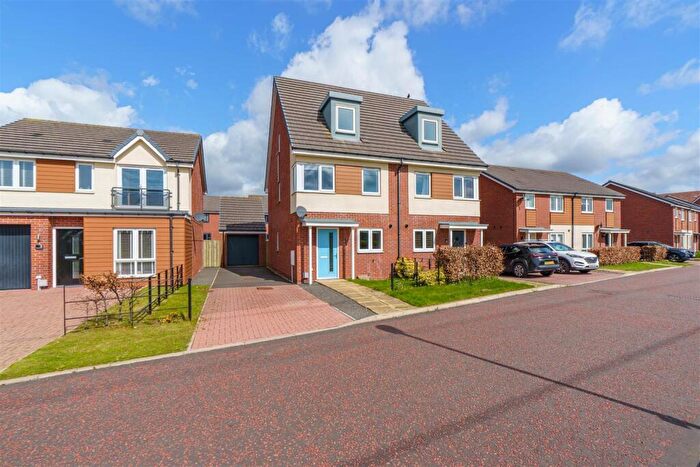 3 Bedroom Semi Detached House To Rent In Shotton View, Great Park, NE13