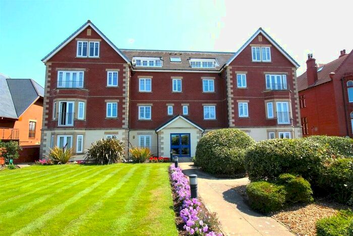 2 Bedroom Flat To Rent In North Promenade, St. Annes, Lytham St. Annes, FY8