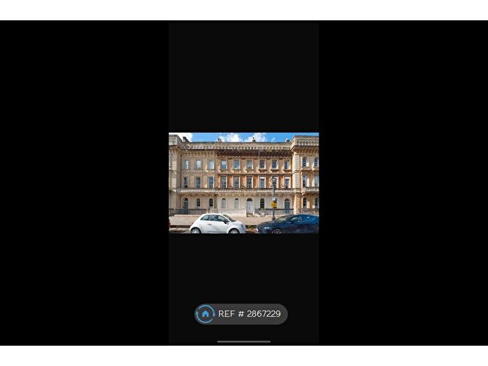 2 Bedroom Flat To Rent In Victoria Square, Bristol, BS8