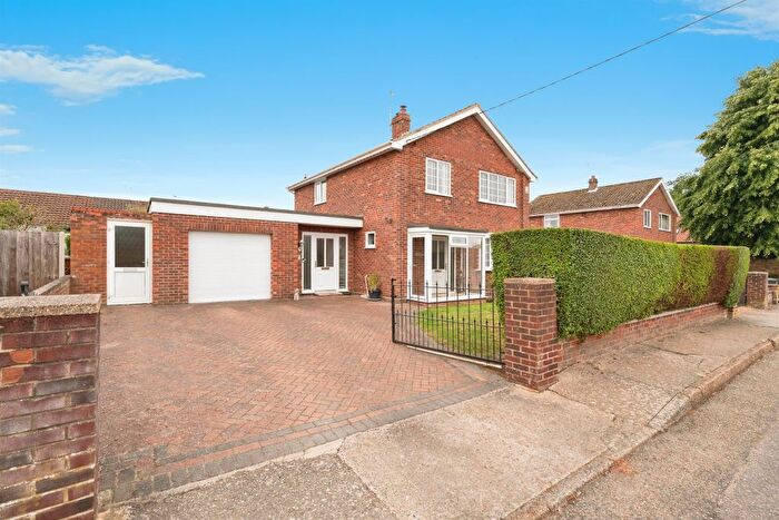 3 Bedroom Detached House For Sale In Heath Lane, Fakenham, NR21