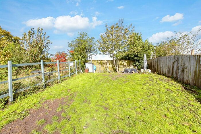 2 Bedroom Cottage For Sale In Carisbrooke High Street, Newport, Isle Of Wight, PO30