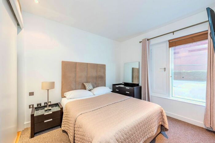 2 Bedroom Flat To Rent In Grosvenor Waterside, Chelsea, London, SW1W