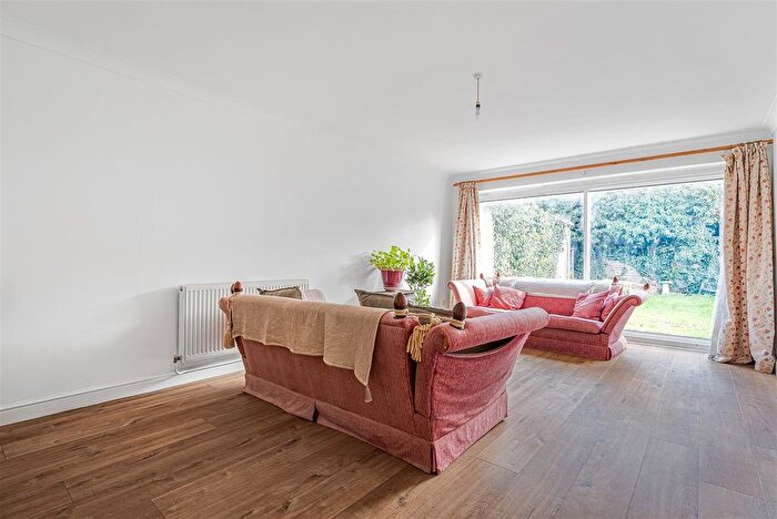 4 Bedroom Detached House To Rent In Caldicot Close, Shillingford, Wallingford, OX10