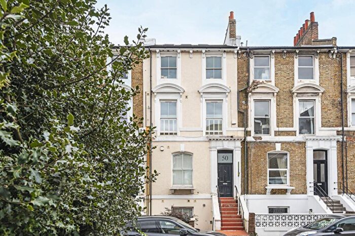 2 Bedroom Flat To Rent In Albion Road, Stoke Newington, London, N16