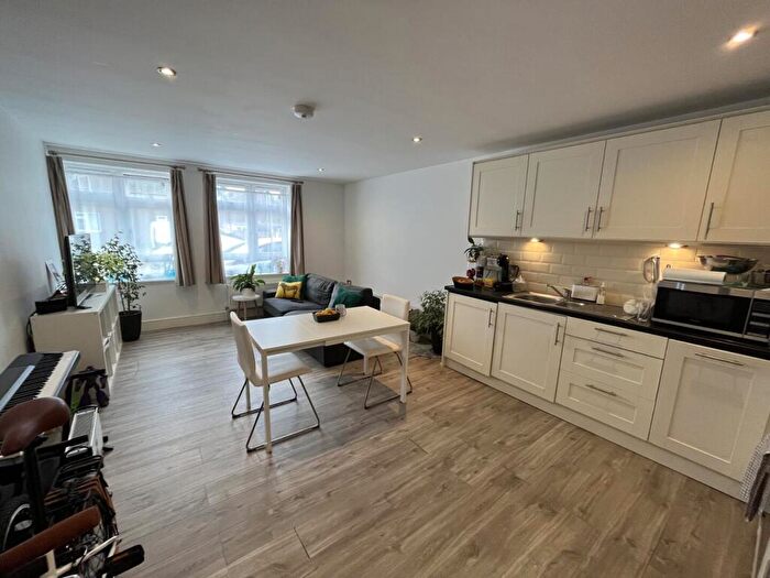 2 Bedroom Apartment To Rent In Montem Road, New Malden, KT3