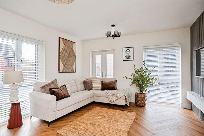 2 Bedroom Flat For Sale In Arras Way, Folkestone, CT19