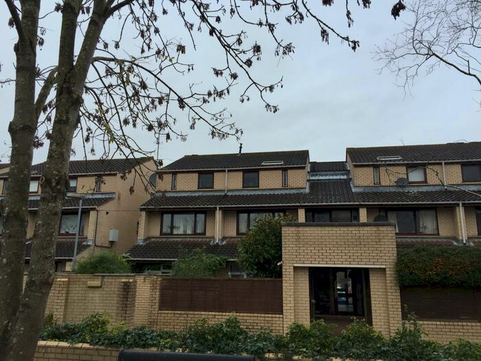 2 Bedroom Apartment To Rent In North Row, Milton Keynes, MK9