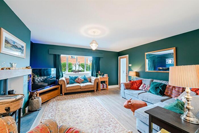 5 Bedroom Detached House For Sale In Hobbiton Road, North Worle - Annexe, BS22