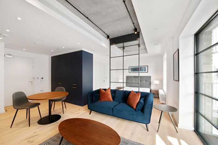 Apartment To Rent In Rendel House, Goodluck Hope, London, E14