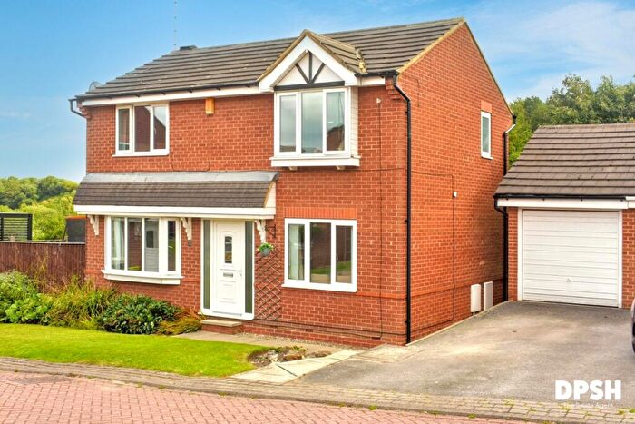 3 Bedroom Detached House For Sale In King George Croft, Morley, Leeds, LS27