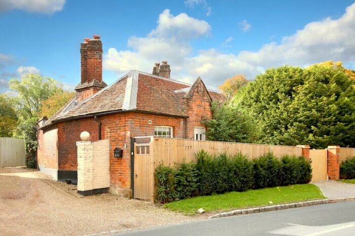 2 Bedroom Detached House For Sale In Church Road, Penn, HP10