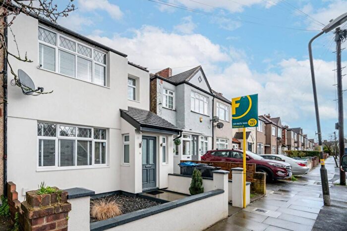 3 Bedroom End Of Terrace House To Rent In . Vale Road, Mitcham, CR4