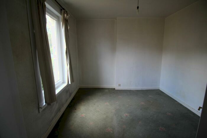 2 Bedroom Semi-Detached House For Sale In Mosspark Drive, Glasgow, G52