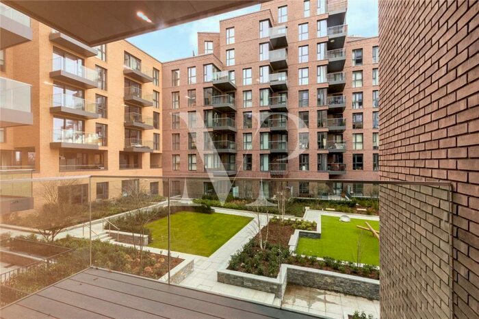 2 Bedroom Apartment To Rent In Willowbrook House, Woodberry Downs, London, N4