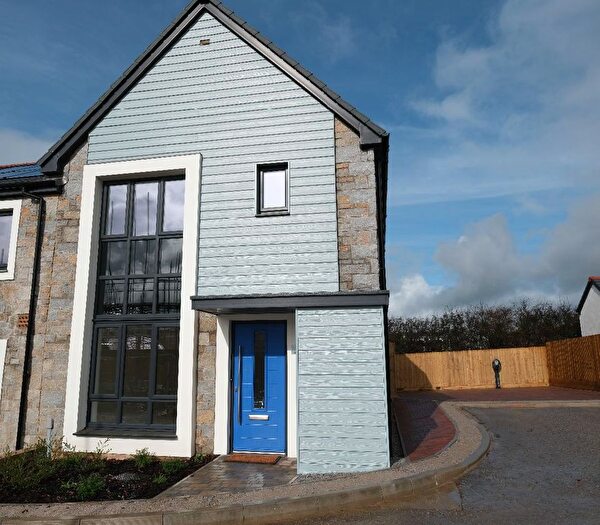 3 Bedroom Semi-detached House To Rent In Falmouth Road, Helston, TR13
