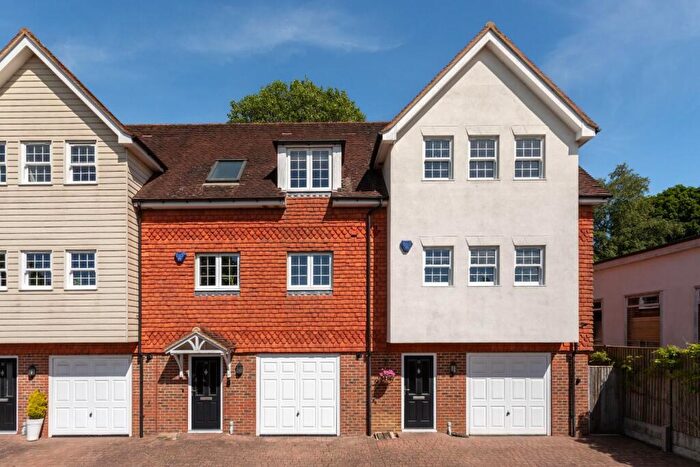 3 Bedroom House For Sale In Coopers Way, Henfield, BN5
