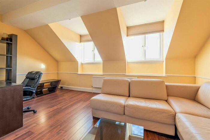 1 Bedroom Apartment To Rent In Cambridge Park, Wanstead, E11