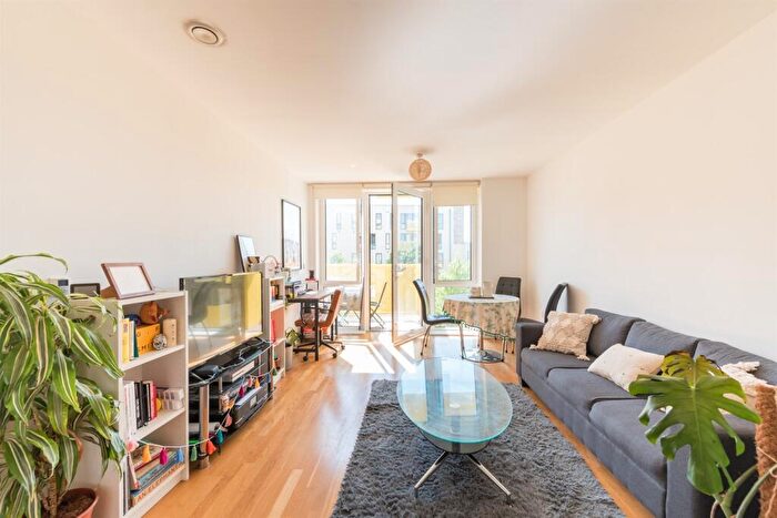 2 Bedroom Apartment To Rent In Icon Apartments, E1