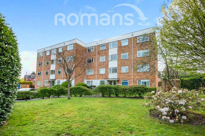 2 Bedroom Flat To Rent In The Cloisters, Frimley, Camberley, GU16