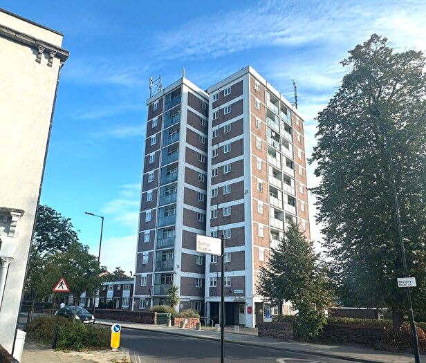 1 Bedroom Flat For Sale In Flat The Beckers, Rectory Road, Stoke Newington, N16