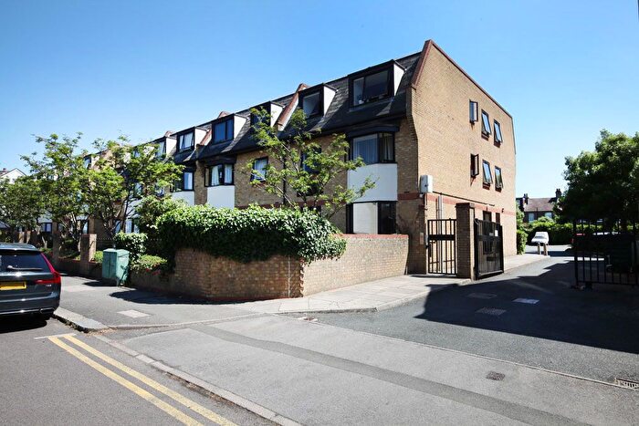 1 Bedroom Flat To Rent In Mornington Road, Bushwood Area, E11