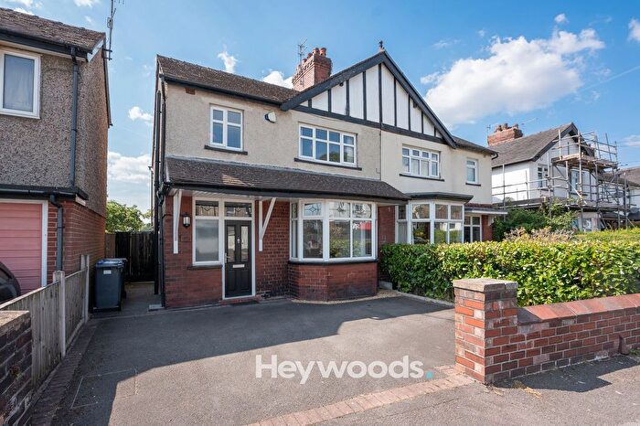 3 Bedroom Semi-Detached House For Sale In Kings Avenue, May Bank, Newcastle, ST5