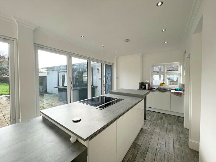 3 Bedroom Bungalow To Rent In Ayr Way, Romford, RM1