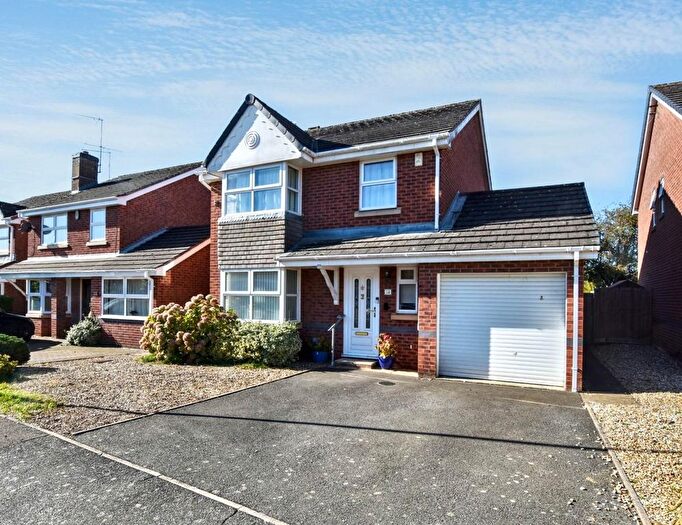 4 Bedroom Detached House For Sale In Jenner Crescent, Northampton, NN2