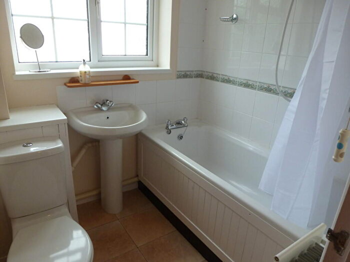 2 Bedroom End Of Terrace House To Rent In Fiveways Close, Cheddar, BS27