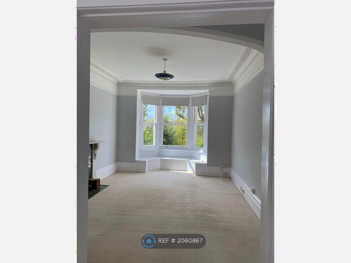 1 Bedroom Flat To Rent In Woodlands, Haywards Heath, RH16