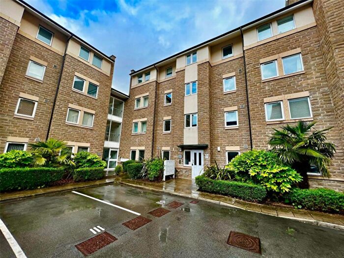 2 Bedroom Flat To Rent In Smeaton Court, Horsforth, Leeds, LS18